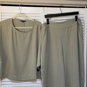 Adrianna Papell Olive Apparel